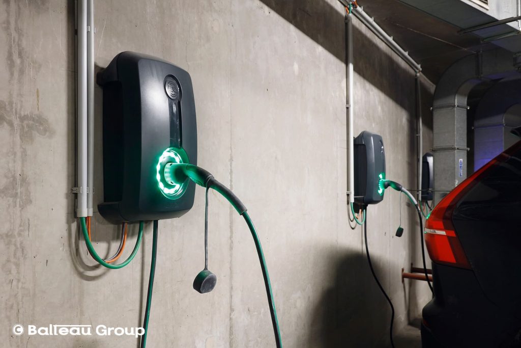 bornes électriques pour un immeuble de bureaux, recharger les voitures électriques